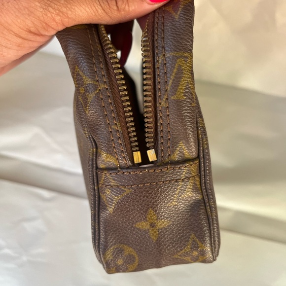 Louis Vuitton Monogram Trousse Toilette 23 w/Shopping Tote - Picture 6 of 16